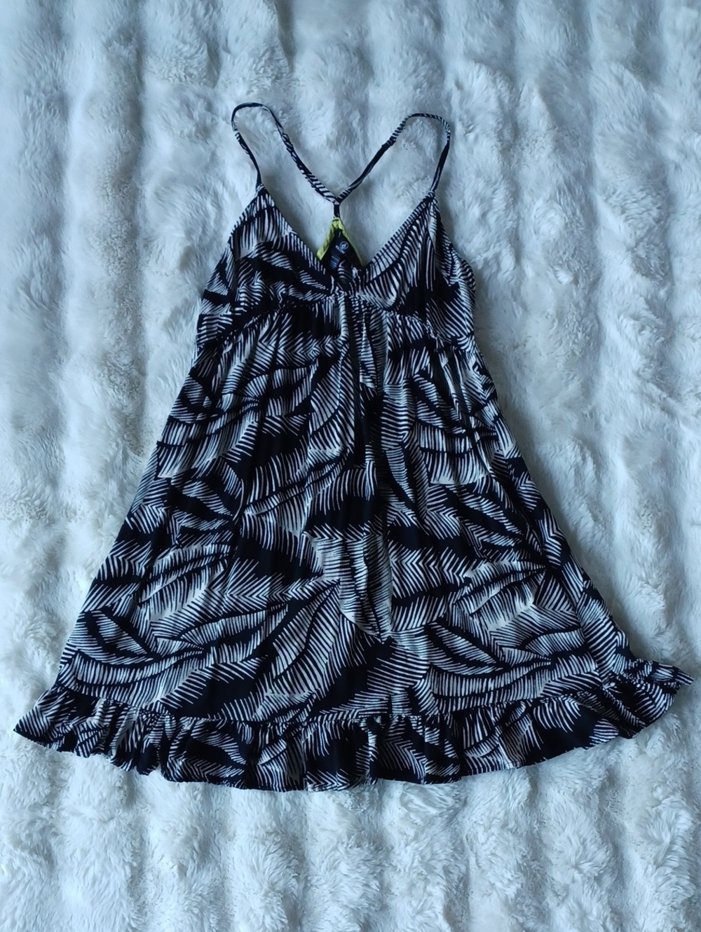 Volcolm Black & White Palm-Print Mini Dress